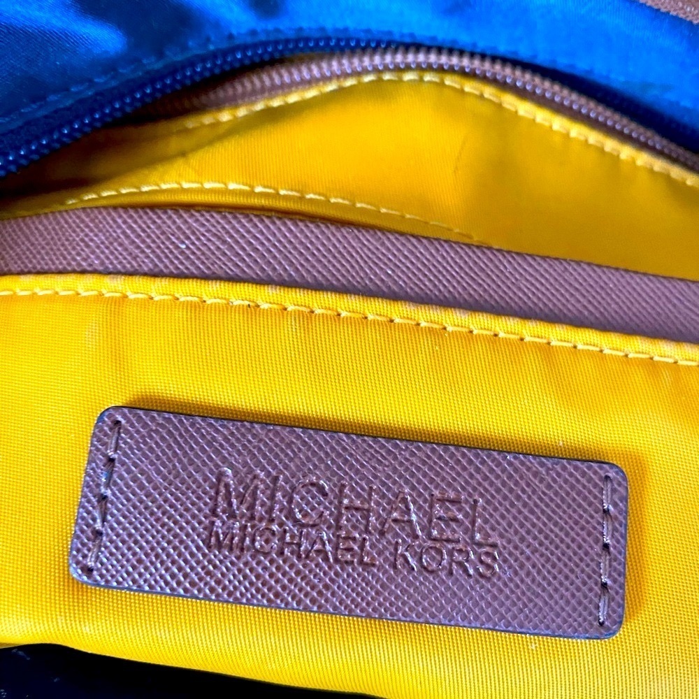 Michael Kors Kempton Blue Brown Nylon Tote Bag front zip Pockets Shoulder
C - Picture 6 of 10